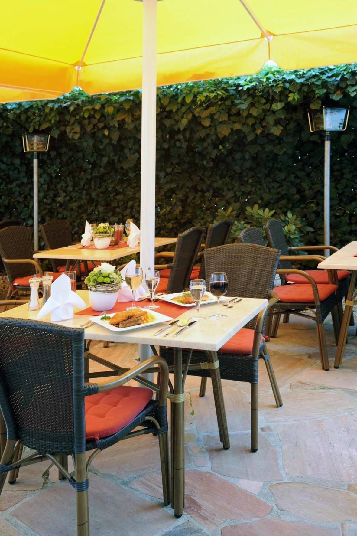 فريدريشدورف Hotel & Restaurant Hugenottengarten المظهر الخارجي الصورة